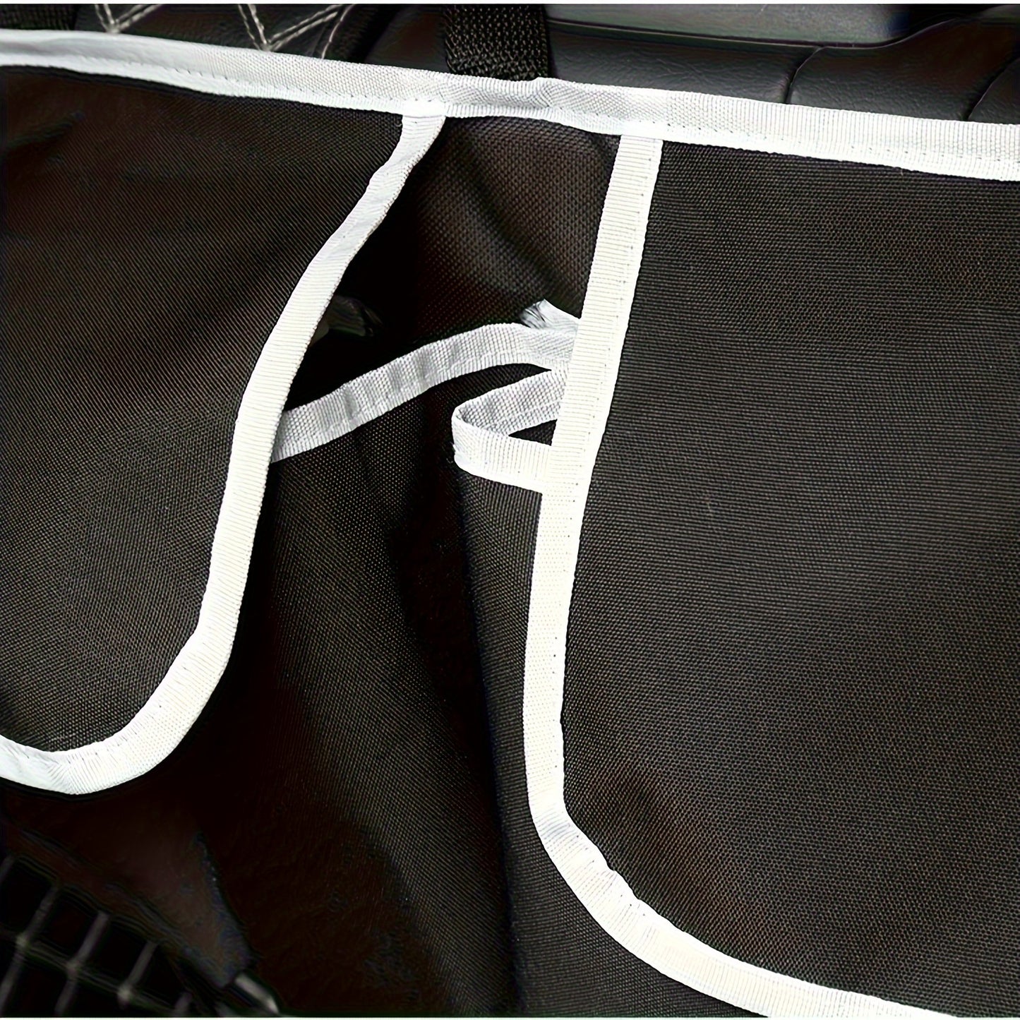 Met deze handige opbergtas voor de kofferbak en autostoel maximaliseer je de ruimte in je SUV of auto.